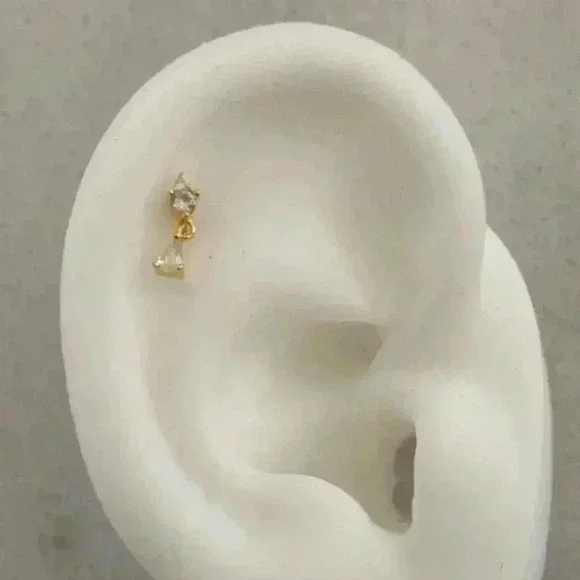 18k Gold Crystal Tear Drop Dangle Cartilage Earring 

Brand New - Picture 4 of 4